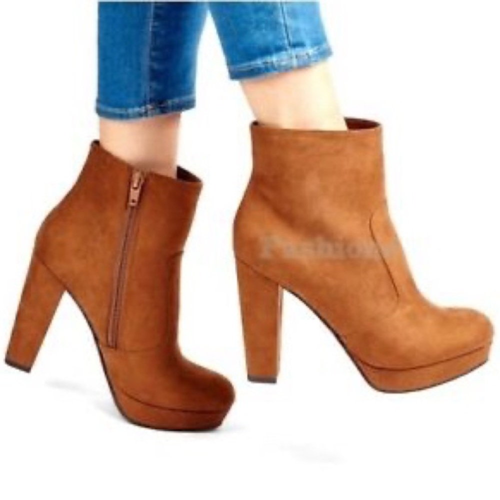 ❄️ Mossimo Faux Suede Platform Booties-9 1/2 ❄️